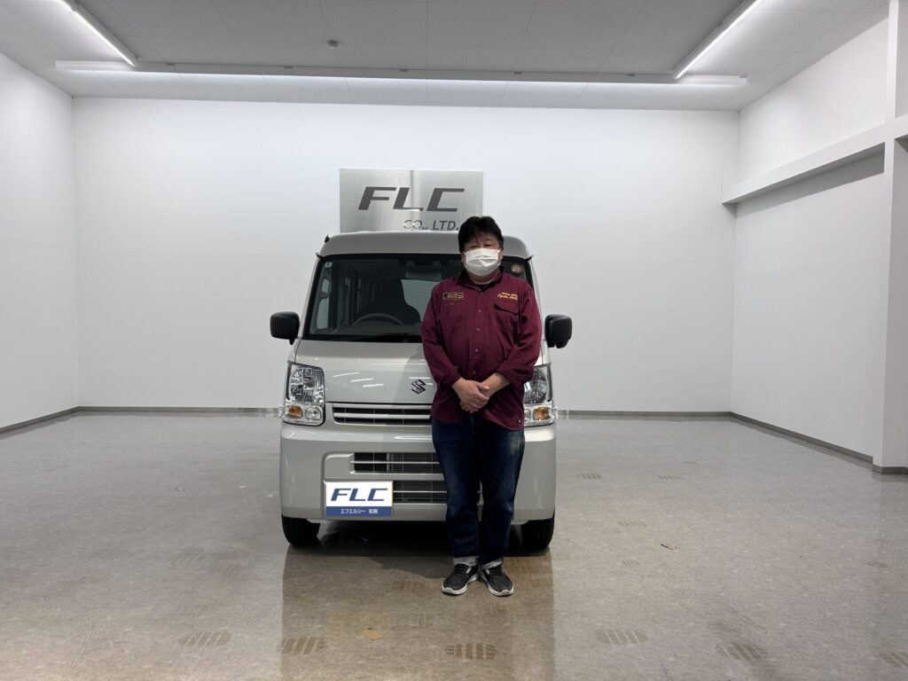 エブリイ