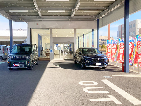 店舗駐車場入口